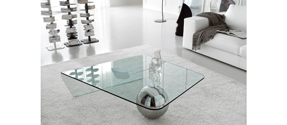 Decorating With Glass Furniture, How To Decorate A Clear Glass Coffee Table